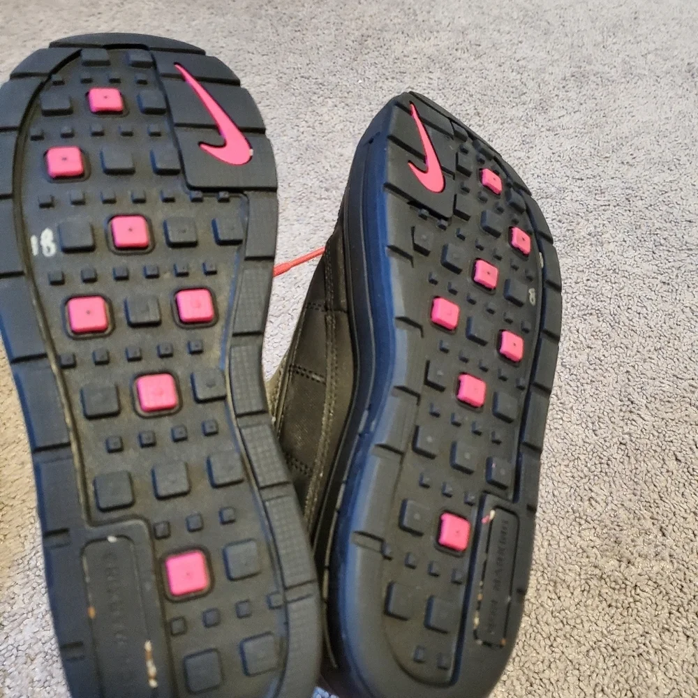 Kids Black and Pink Nike Sneaker Snow Boot Style Shoes Size 6.5Y